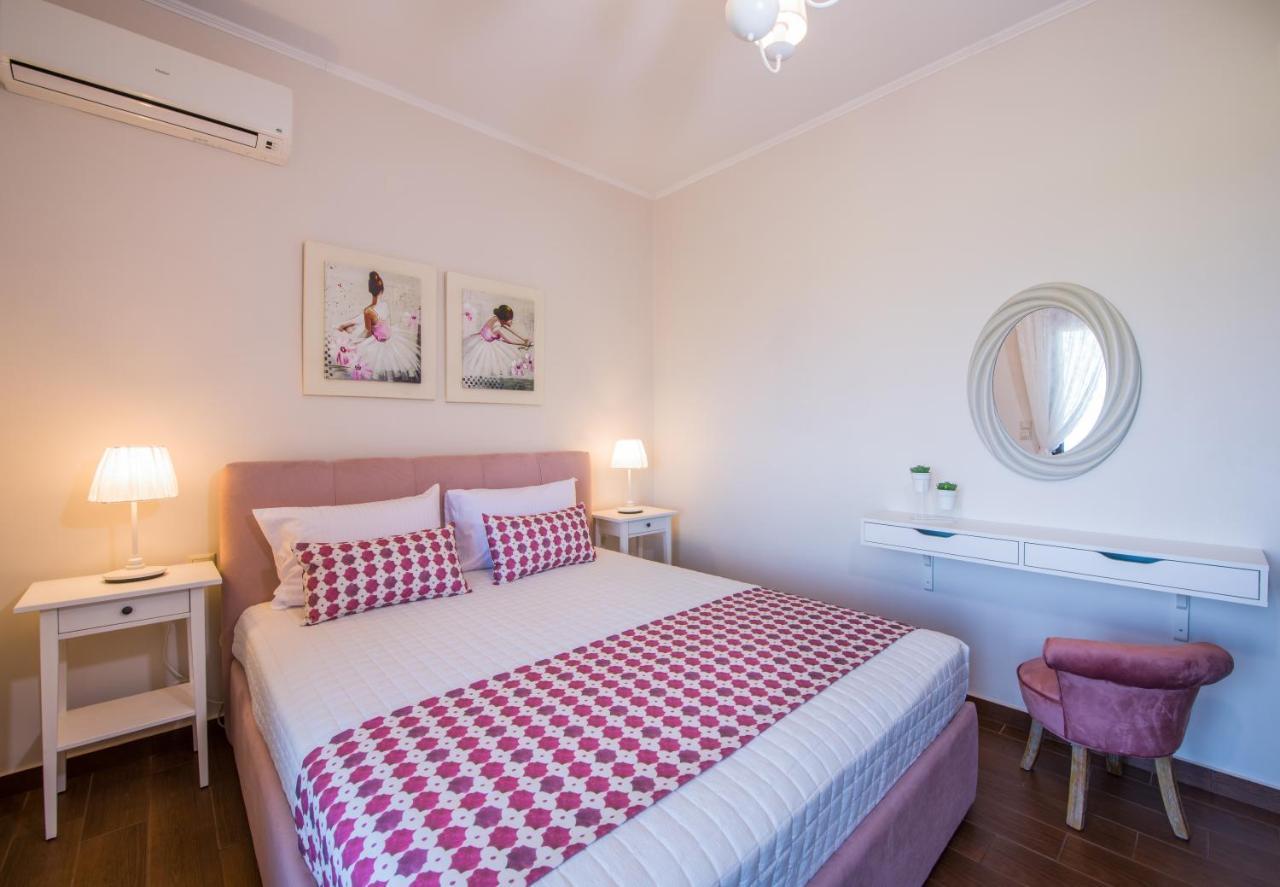 Villa Elisabeth View Gerani  ภายนอก รูปภาพ
