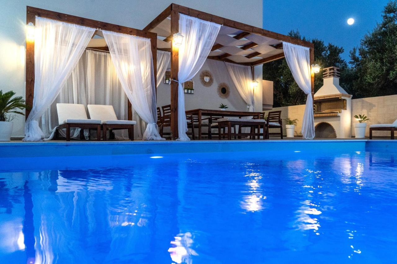 Villa Elisabeth View Gerani  ภายนอก รูปภาพ
